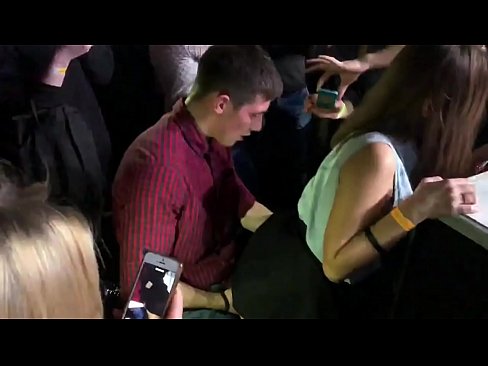 ❤️ 在俄羅斯夜總會發生真正的性愛。18 歲俄羅斯女孩肛門和陰道在夜總會性交 ❤️ 色情 在我們 ☑